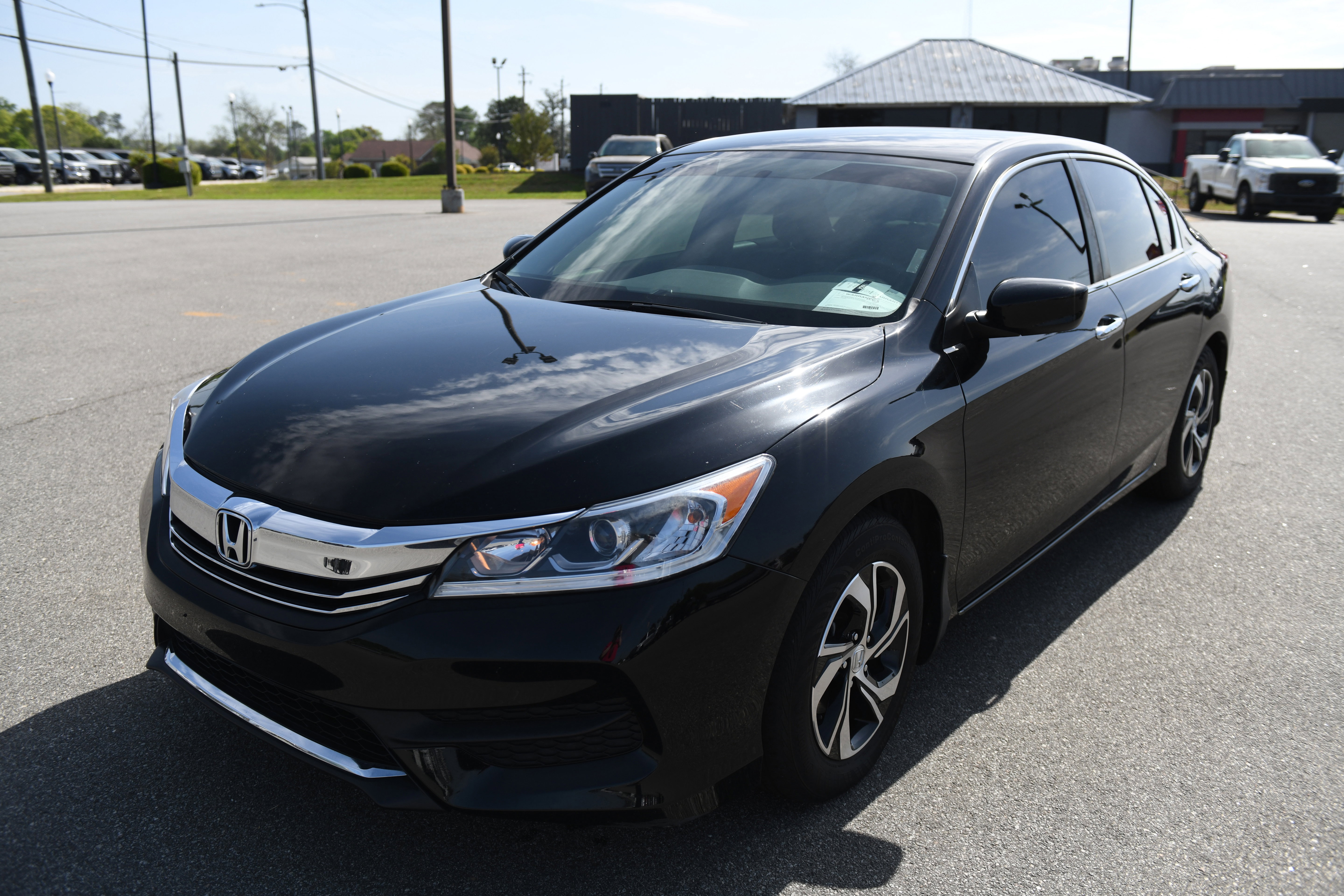Used 2017 Honda Accord LX image 7
