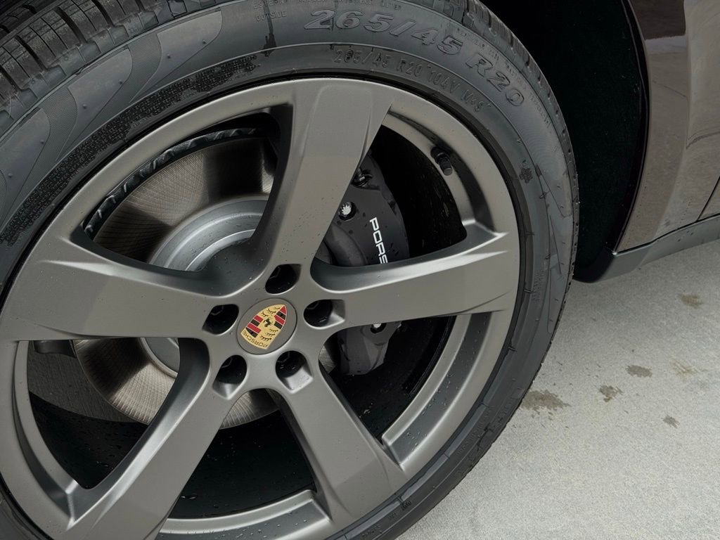 New 2025 Porsche Macan image 12