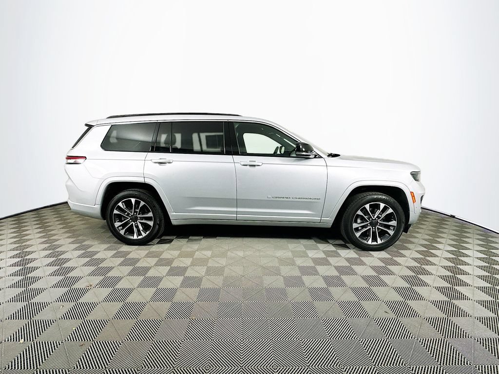 Certified 2025 Jeep Grand Cherokee L Overland w/ Rear Seat Video Group I AWD/4WD image 14