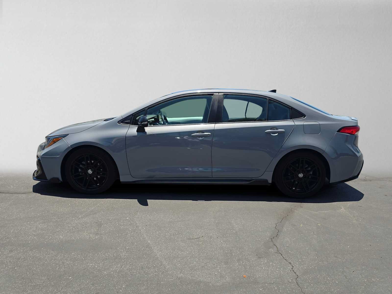 Used 2022 Toyota Corolla SE FWD image 6