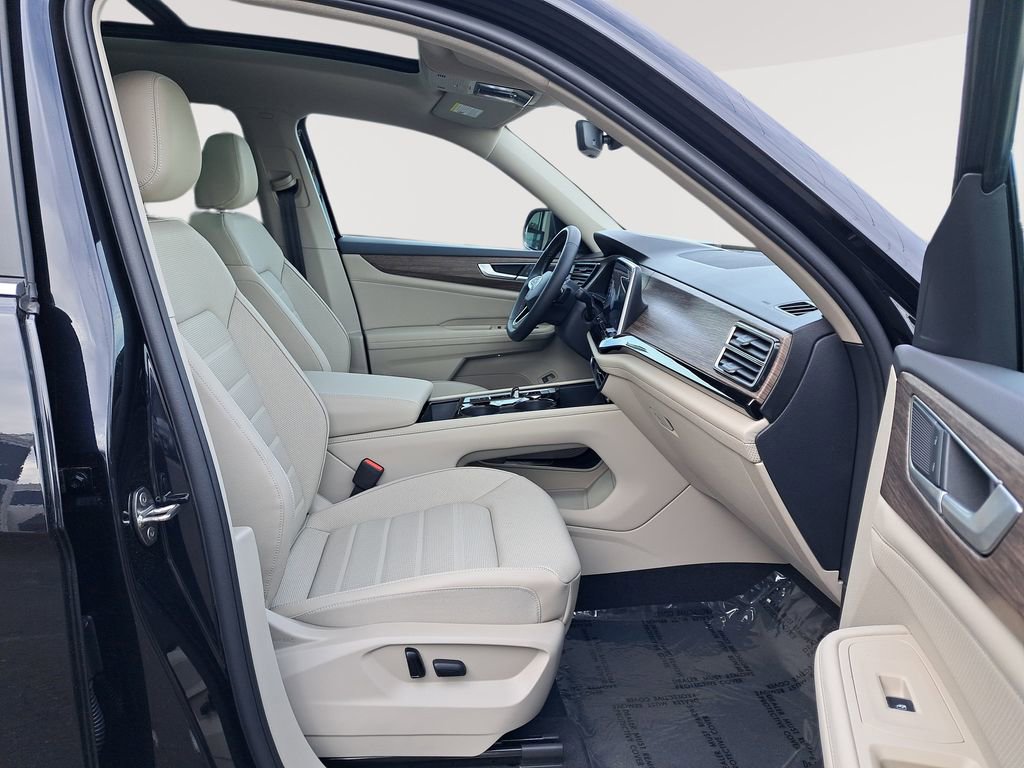 New 2025 Volkswagen Atlas SEL image 18