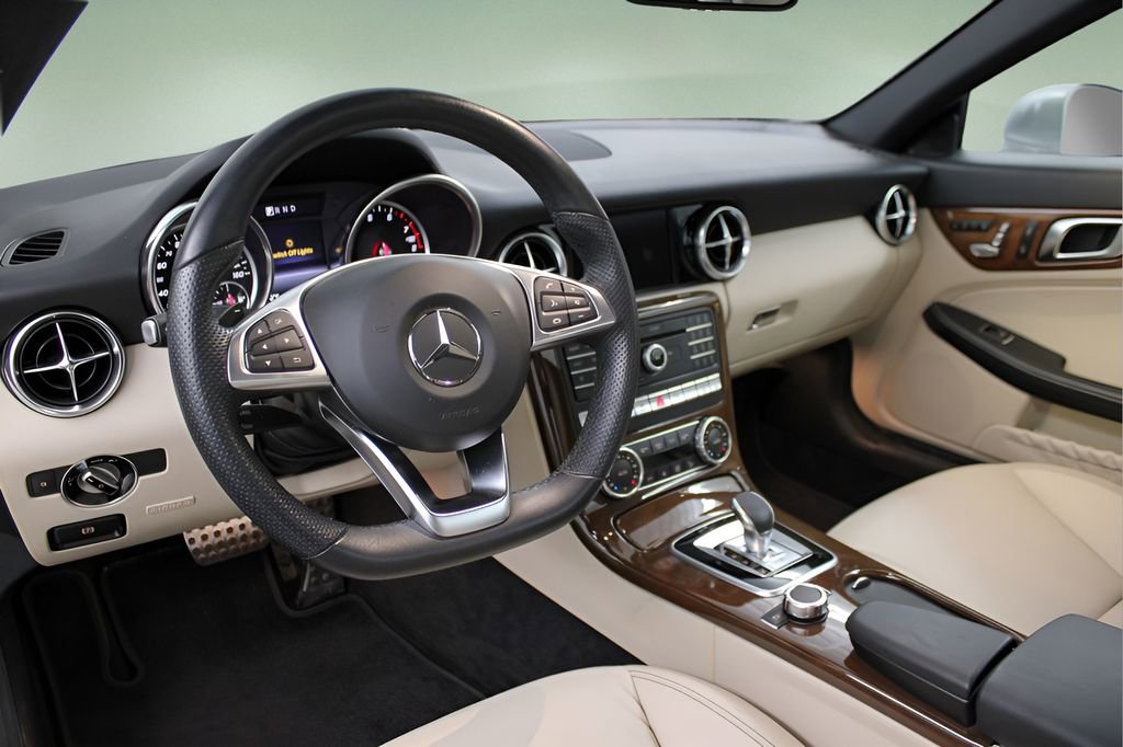 Used 2019 Mercedes-Benz SLC 300 image 11