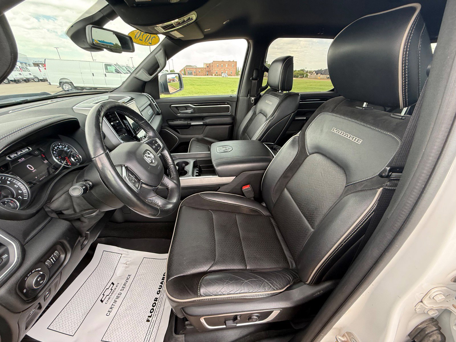 Used 2020 RAM 1500 Laramie w/ Sport Appearance Package AWD/4WD image 9
