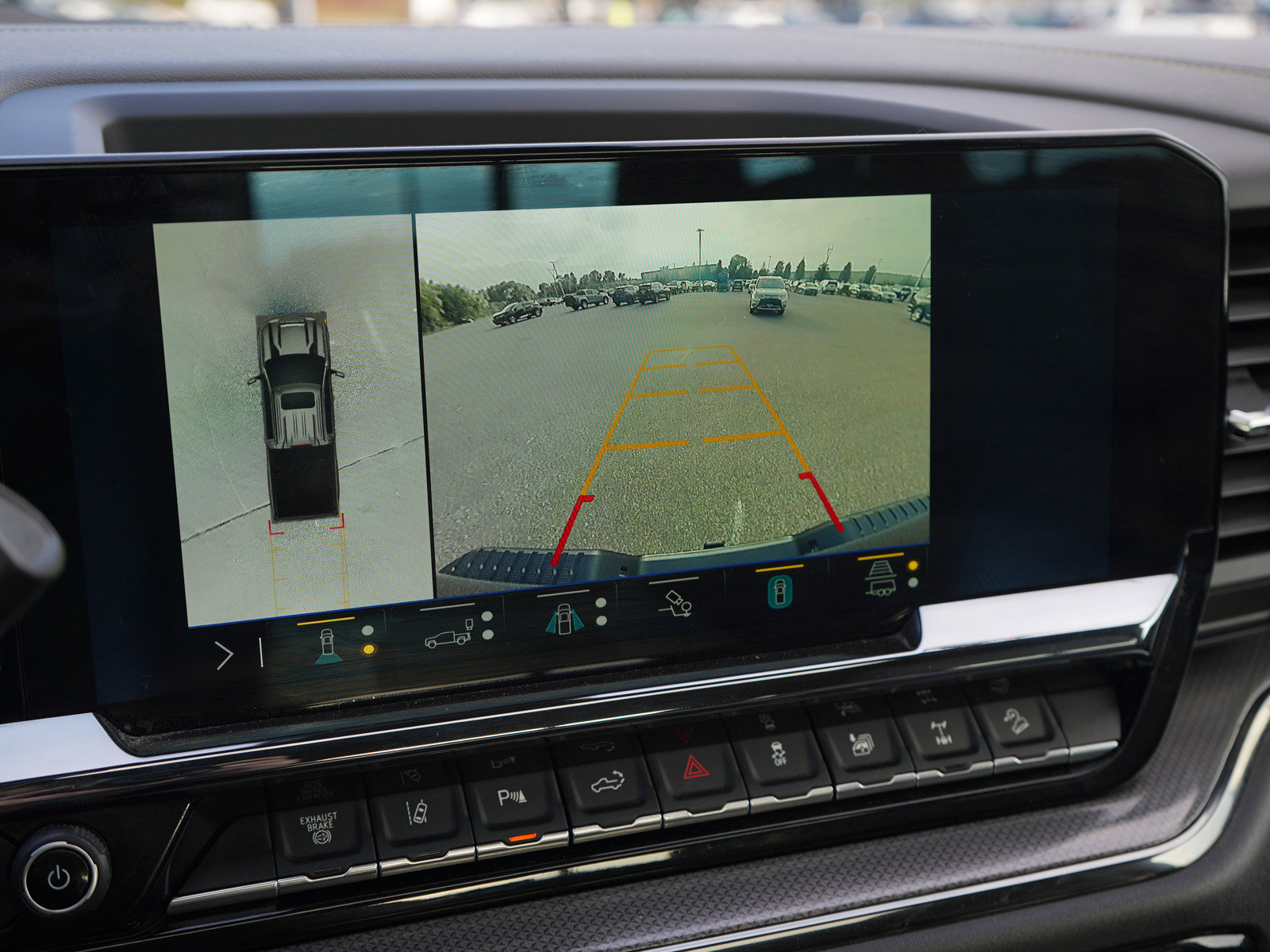 Used 2024 Chevrolet Silverado 2500 ZR2 w/ Technology Package image 33