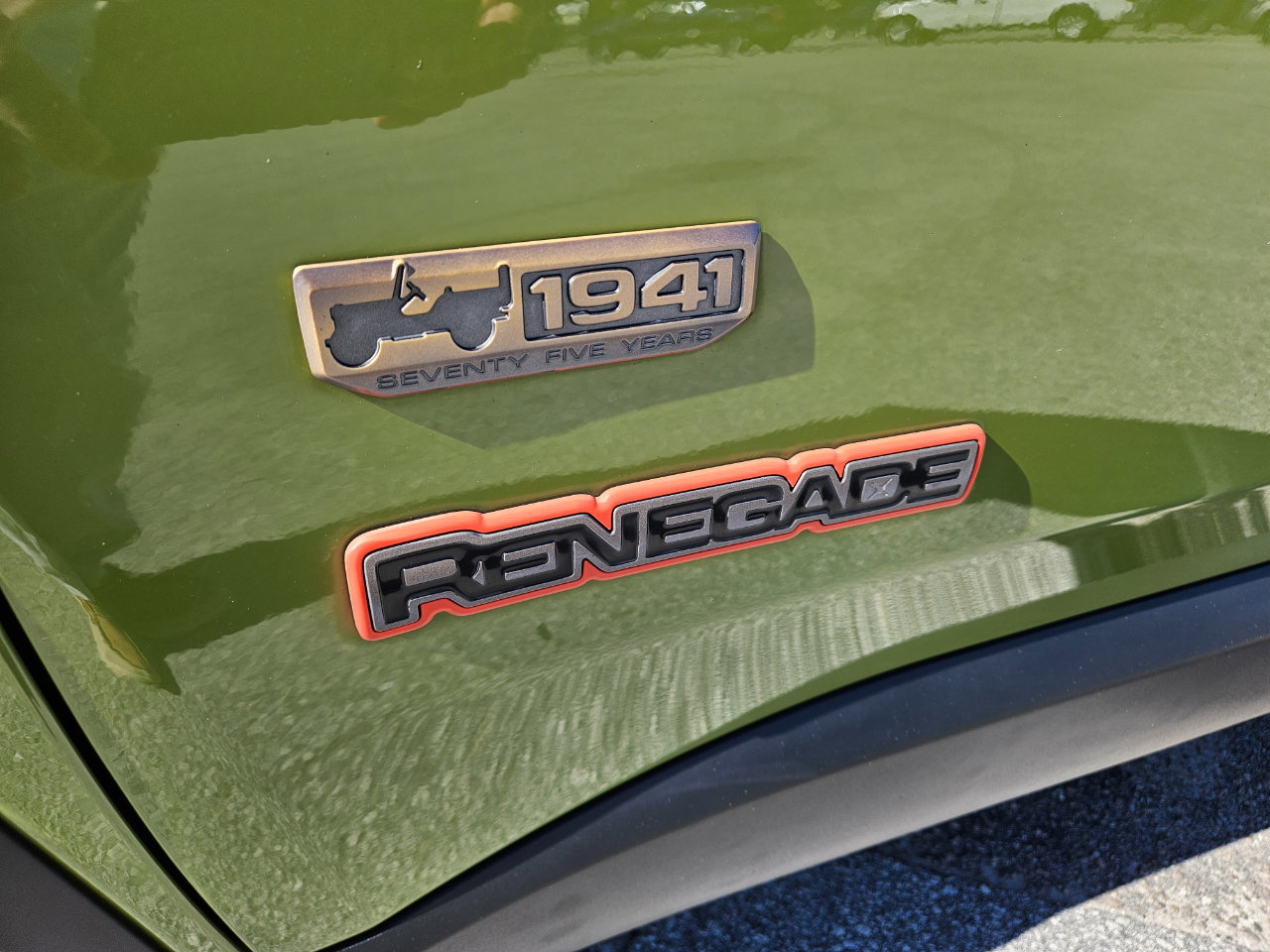 Used 2016 Jeep Renegade 75th Anniversary image 11