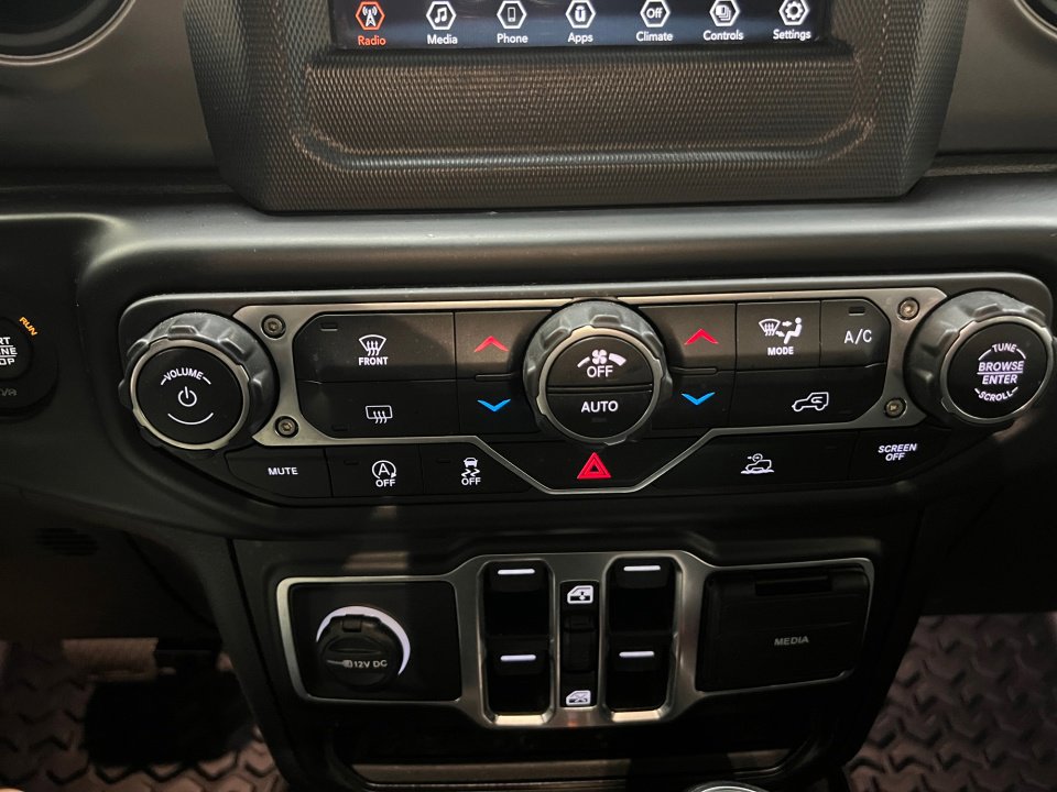 Used 2021 Jeep Gladiator Sport image 22