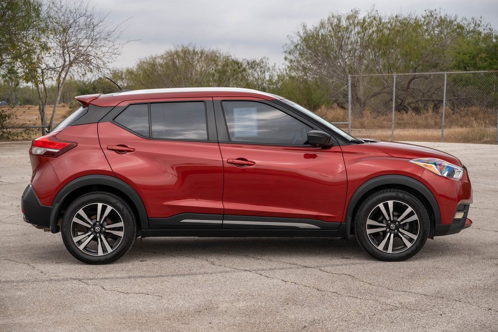 Used 2020 Nissan Kicks SR w/ SR Premium Package image 8
