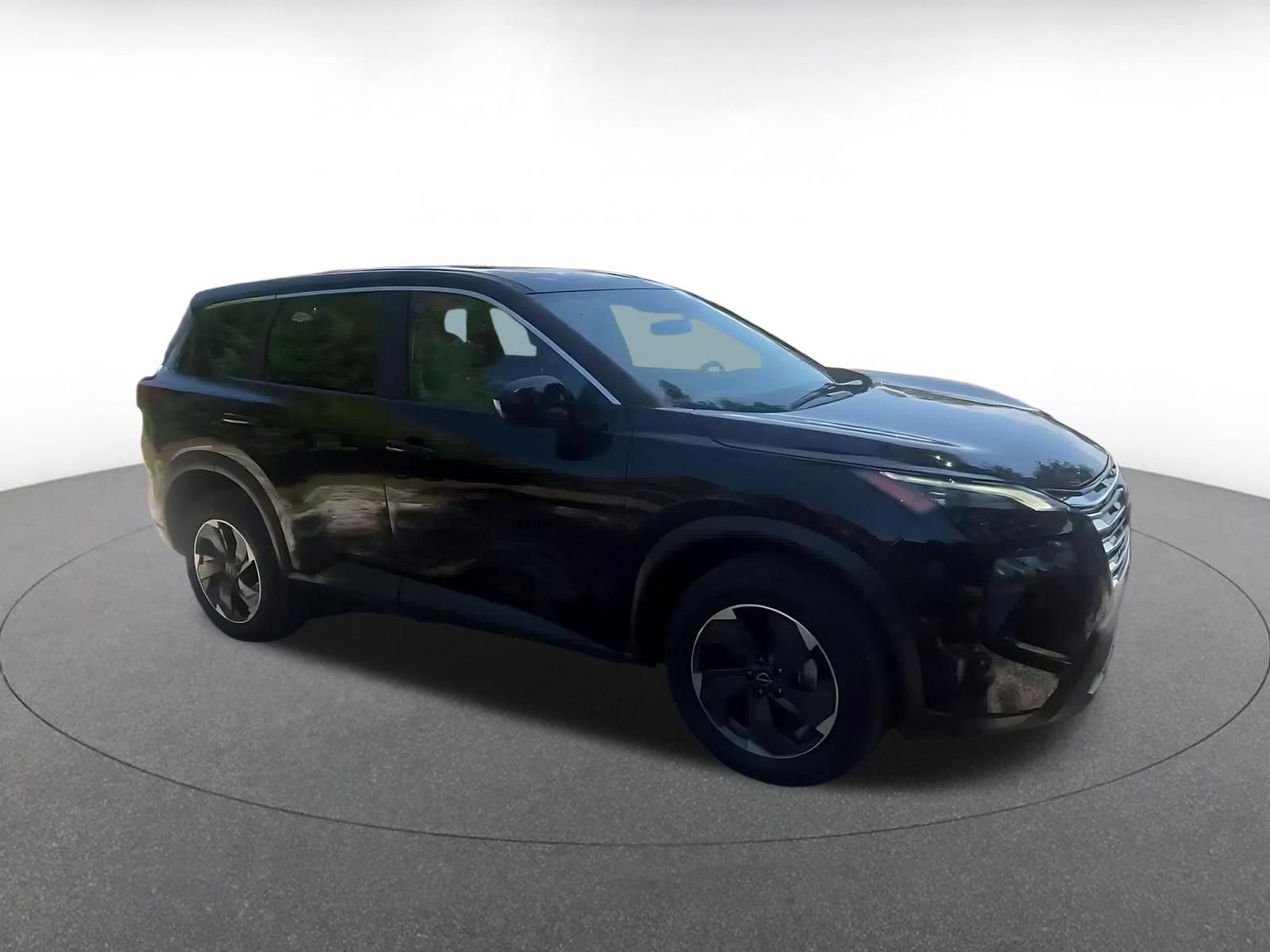 Used 2025 Nissan Rogue SV AWD/4WD image 2