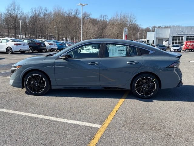 New 2026 Nissan Sentra SR w/ SR Premium Package FWD image 4