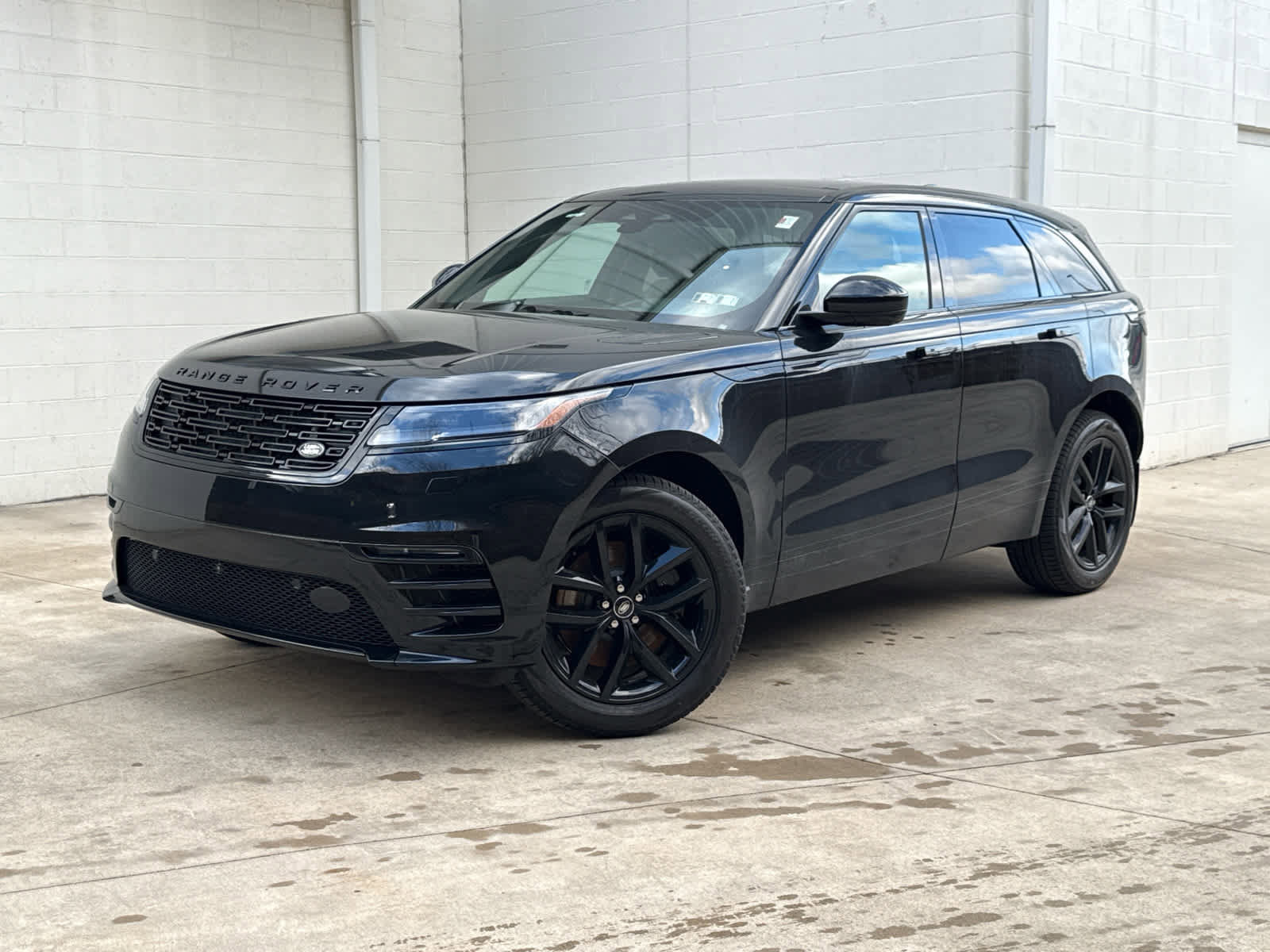 New 2026 Land Rover Range Rover Velar Dynamic SE