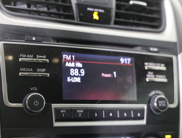 Used 2017 Nissan Altima 2.5 SV w/ Convenience Package image 10