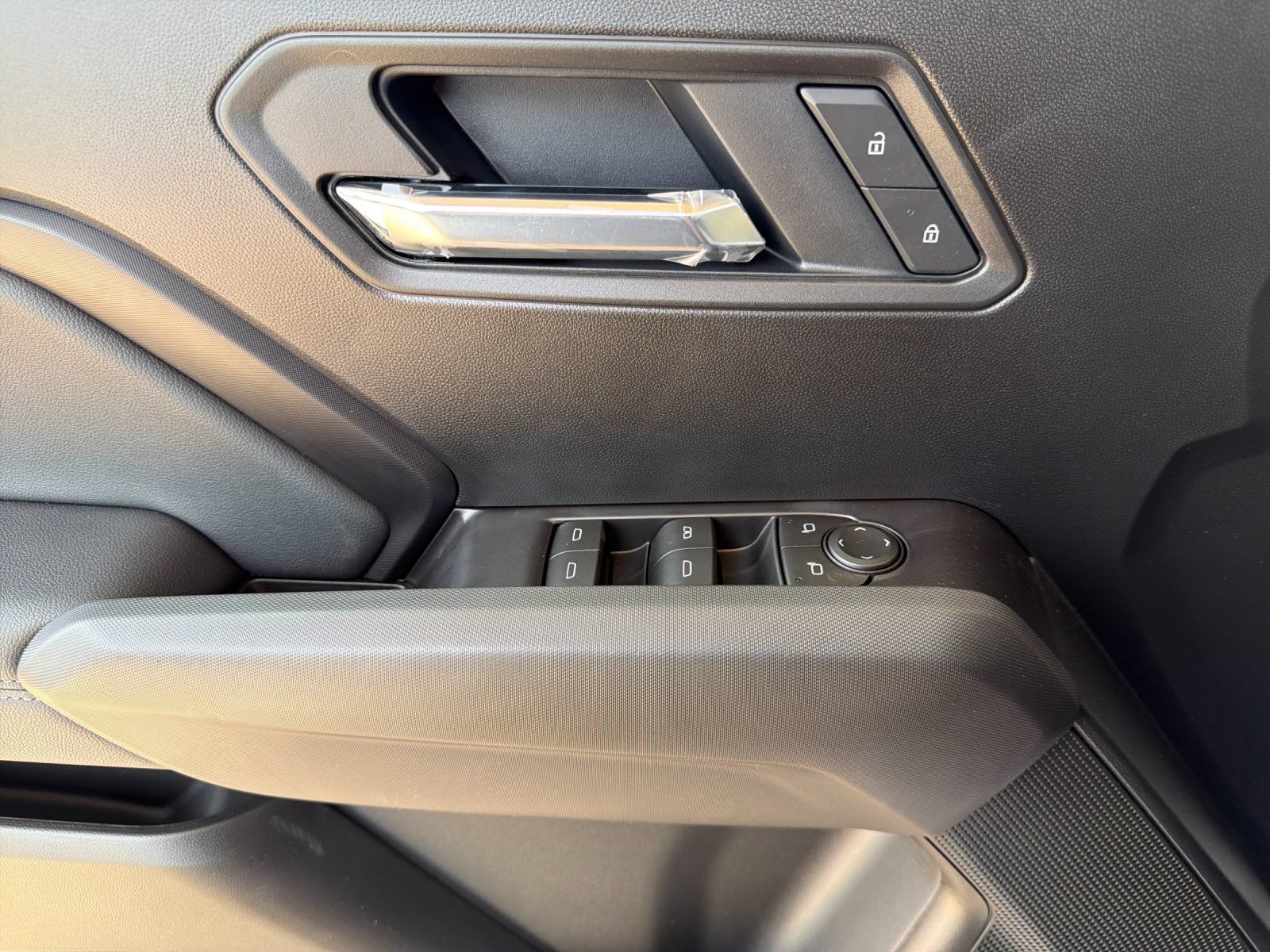 New 2026 GMC Canyon Elevation w/ Technology Package RWD image 11