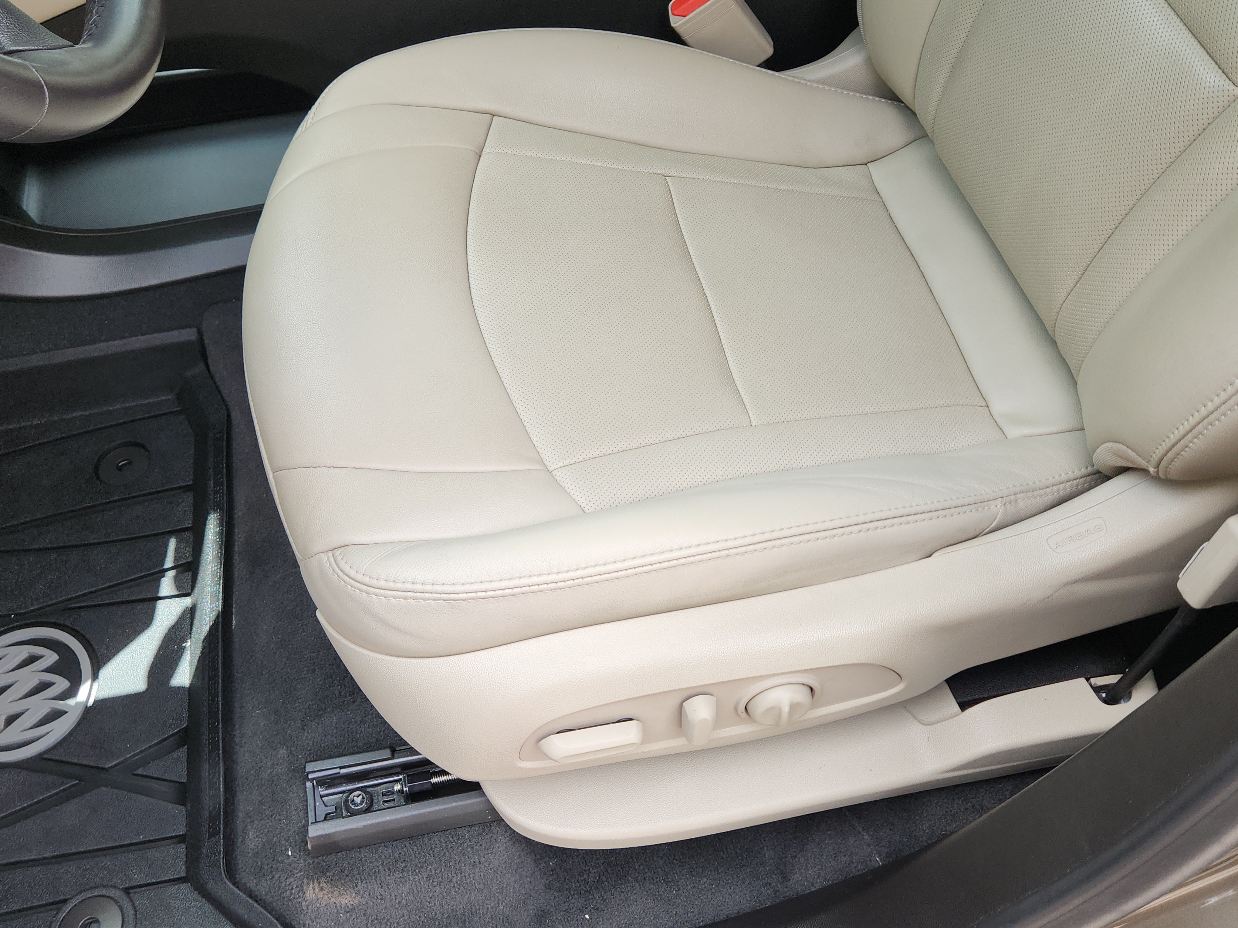 Used 2020 Buick Enclave Essence w/ LPO, Floor Liner Package AWD/4WD image 7