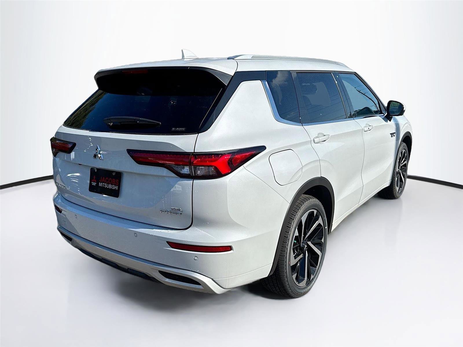 New 2025 Mitsubishi Outlander SEL image 7