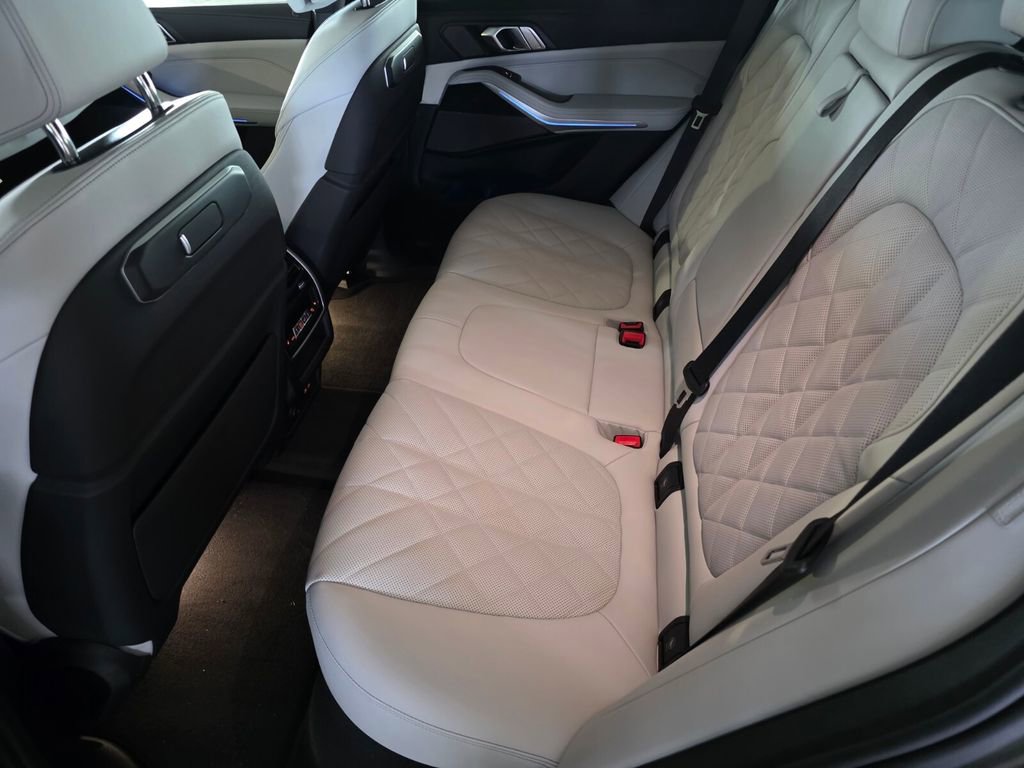 New 2026 BMW X5 xDrive40i w/ M Sport Package AWD/4WD image 12