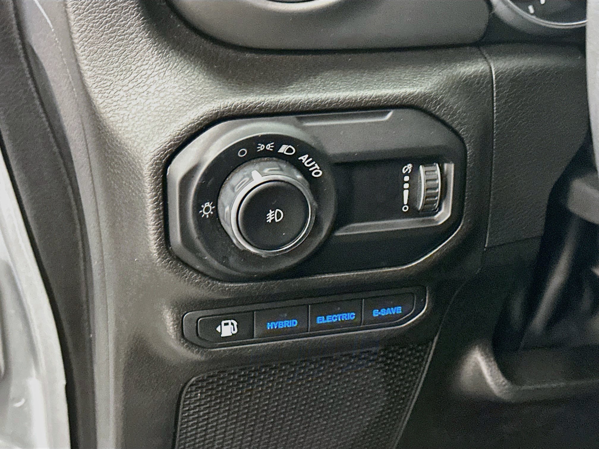 Used 2023 Jeep Wrangler Unlimited Rubicon 4xe AWD/4WD image 17