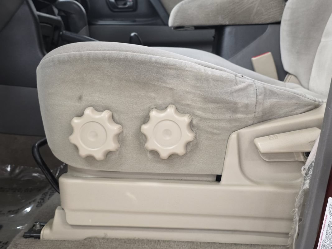 Used 2002 Mitsubishi Montero XLS AWD/4WD image 28