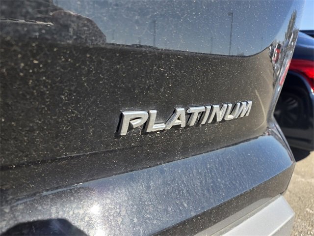 Used 2025 Nissan Pathfinder Platinum image 8
