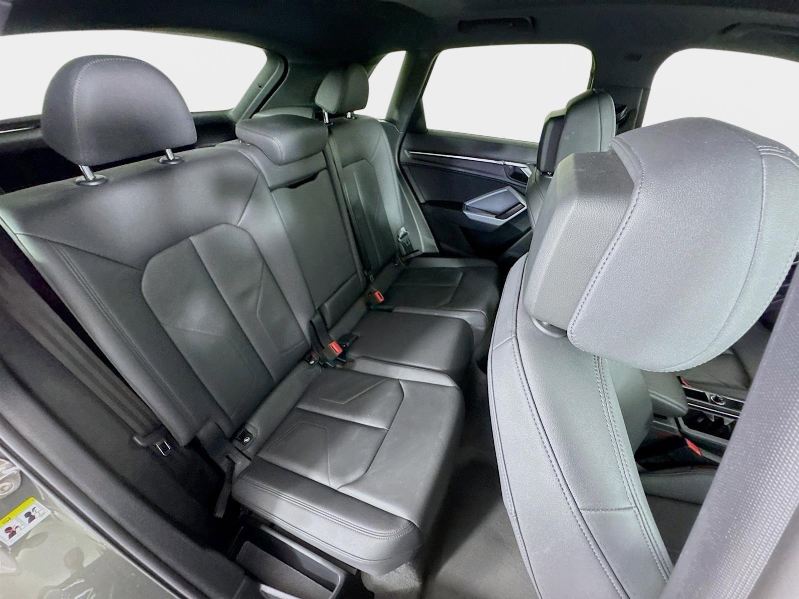 Used 2024 Audi Q3 2.0T Premium image 28