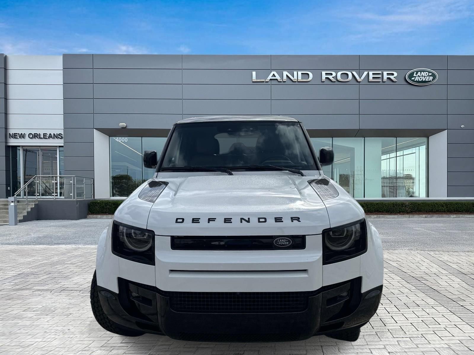 New 2026 Land Rover Defender 110 X-Dynamic SE image 4