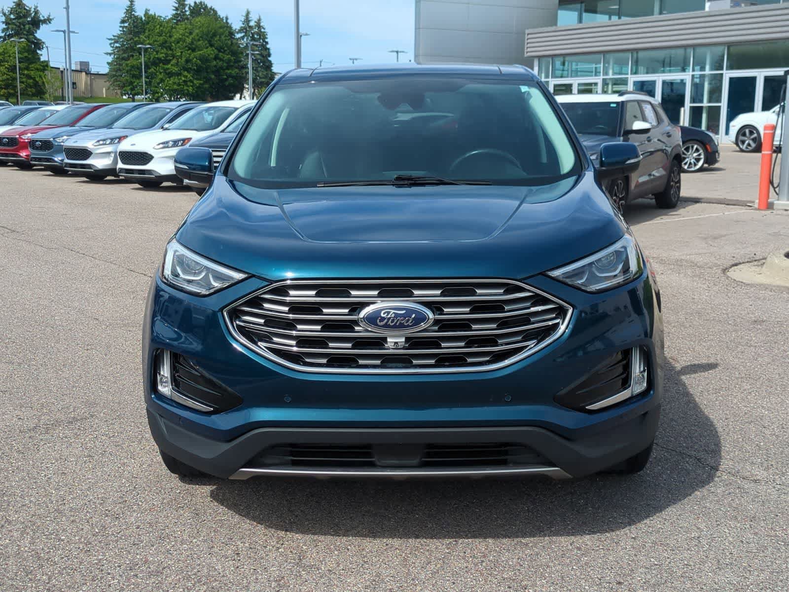 Used 2020 Ford Edge Titanium w/ Equipment Group 301A AWD/4WD image 3