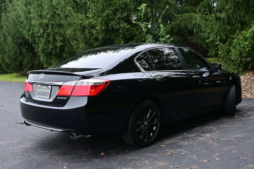 Used 2015 Honda Accord Sport image 9
