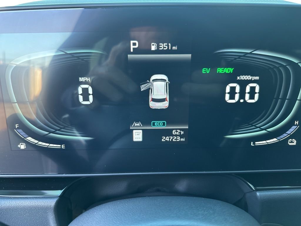 Used 2024 Kia Niro EX image 25