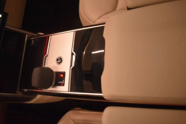 Used 2025 Land Rover Range Rover SE AWD/4WD image 28