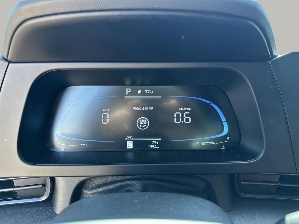 Used 2025 Hyundai Elantra Sport image 19
