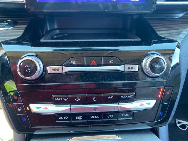 Used 2021 Ford Explorer Limited w/ Equipment Group 301A image 27