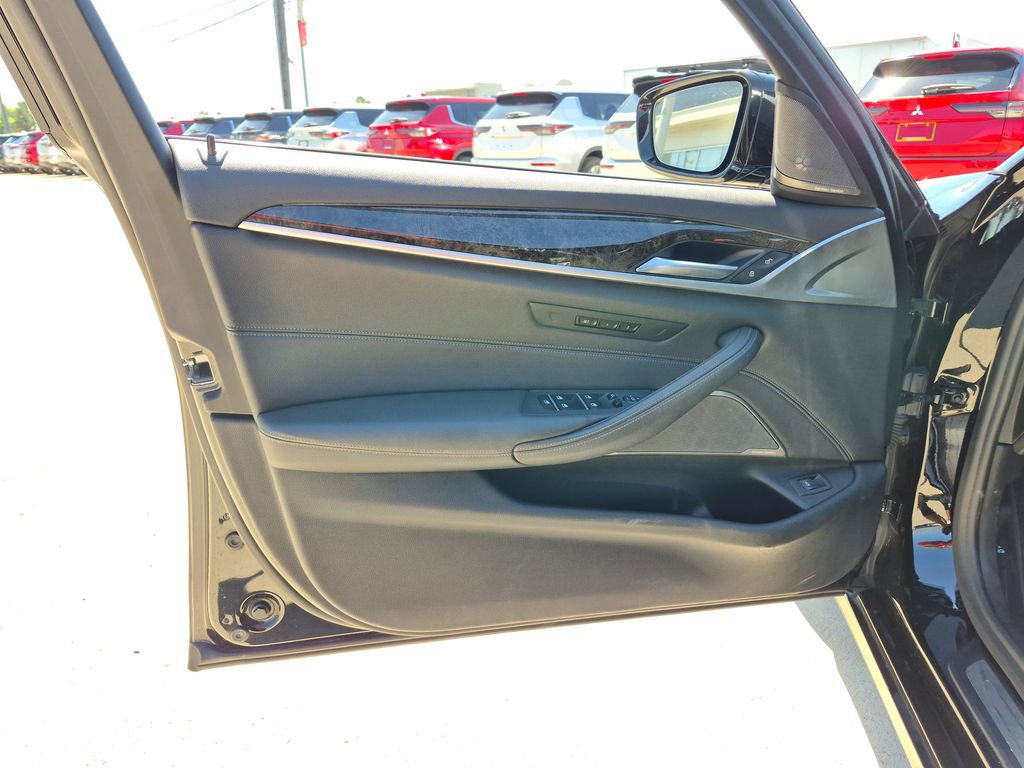 Used 2021 BMW 530i xDrive w/ Premium Package image 37