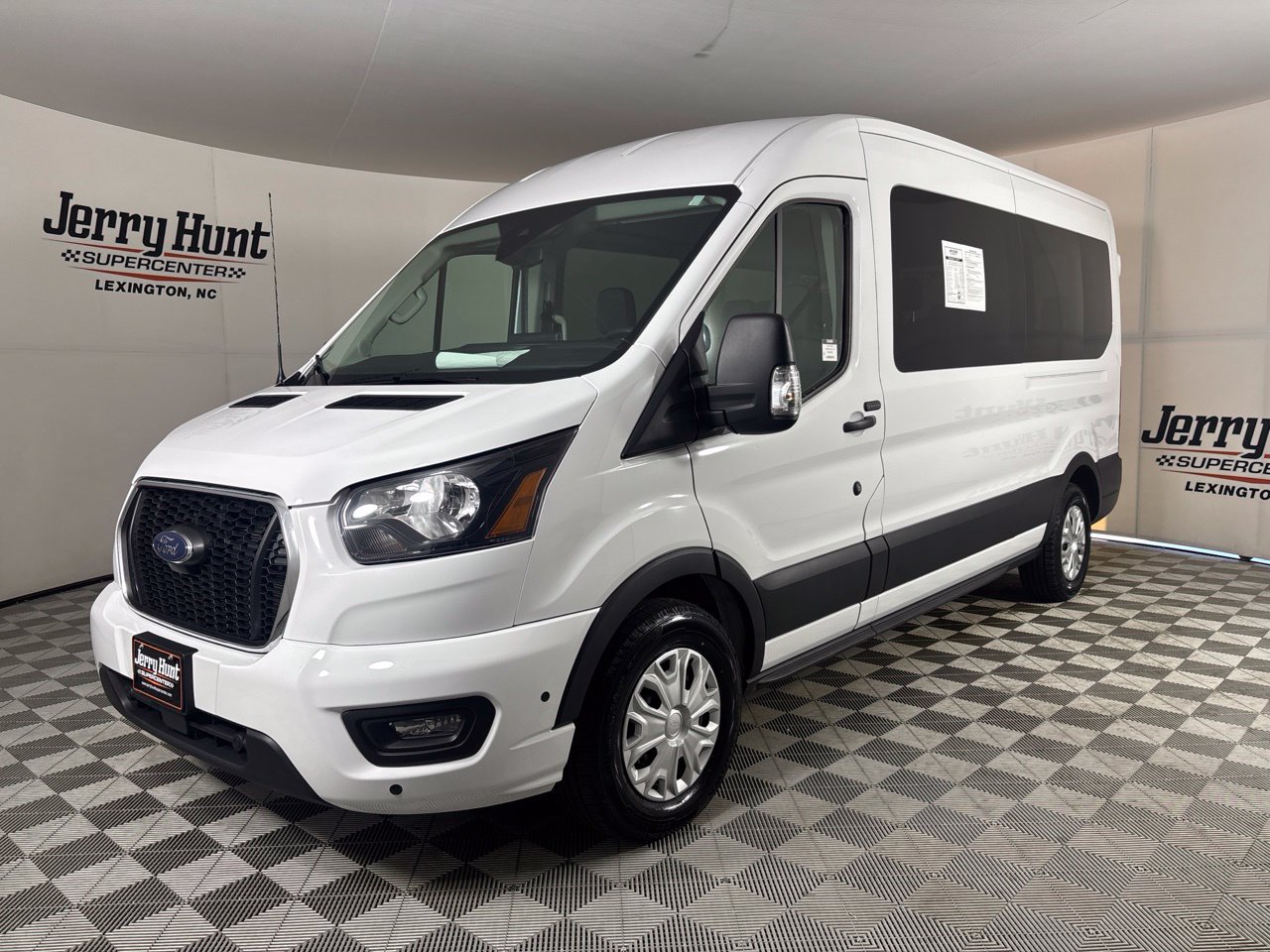 Used 2025 Ford Transit 350 XLT RWD image 1