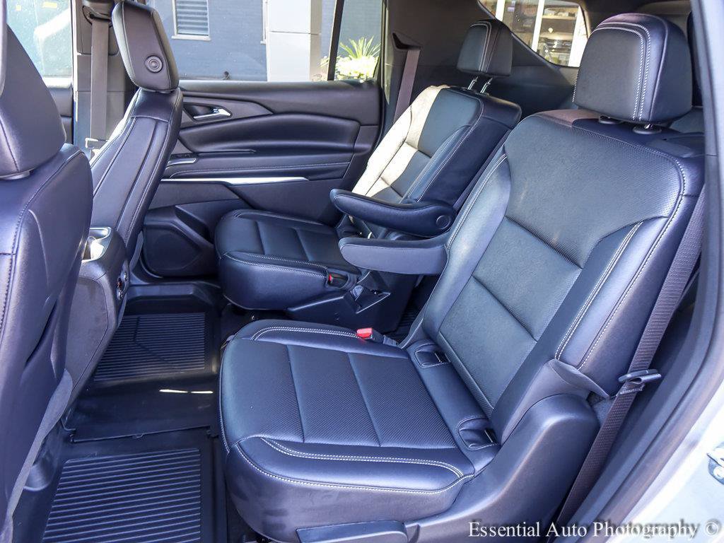 Used 2026 Chevrolet Traverse LT w/ Midnight/Sport Edition FWD image 11