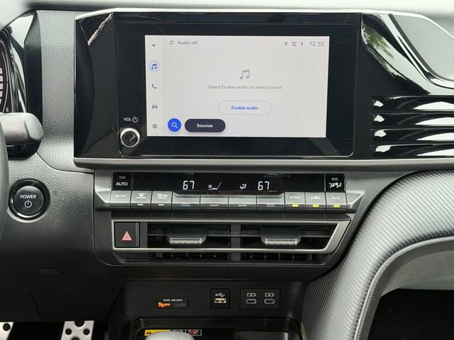 Used 2025 Toyota Camry SE FWD image 17