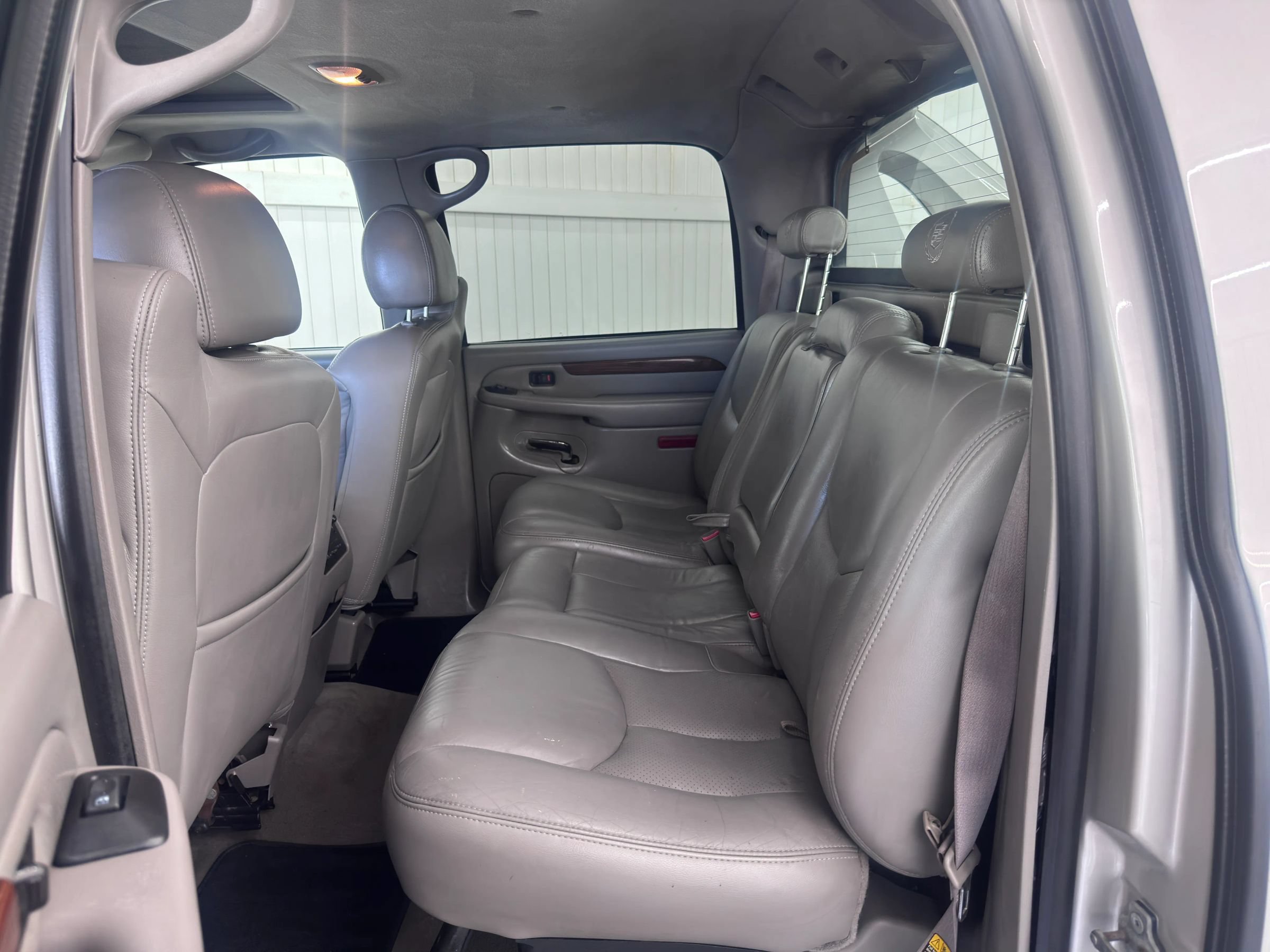 Used 2004 Cadillac Escalade EXT AWD/4WD image 12