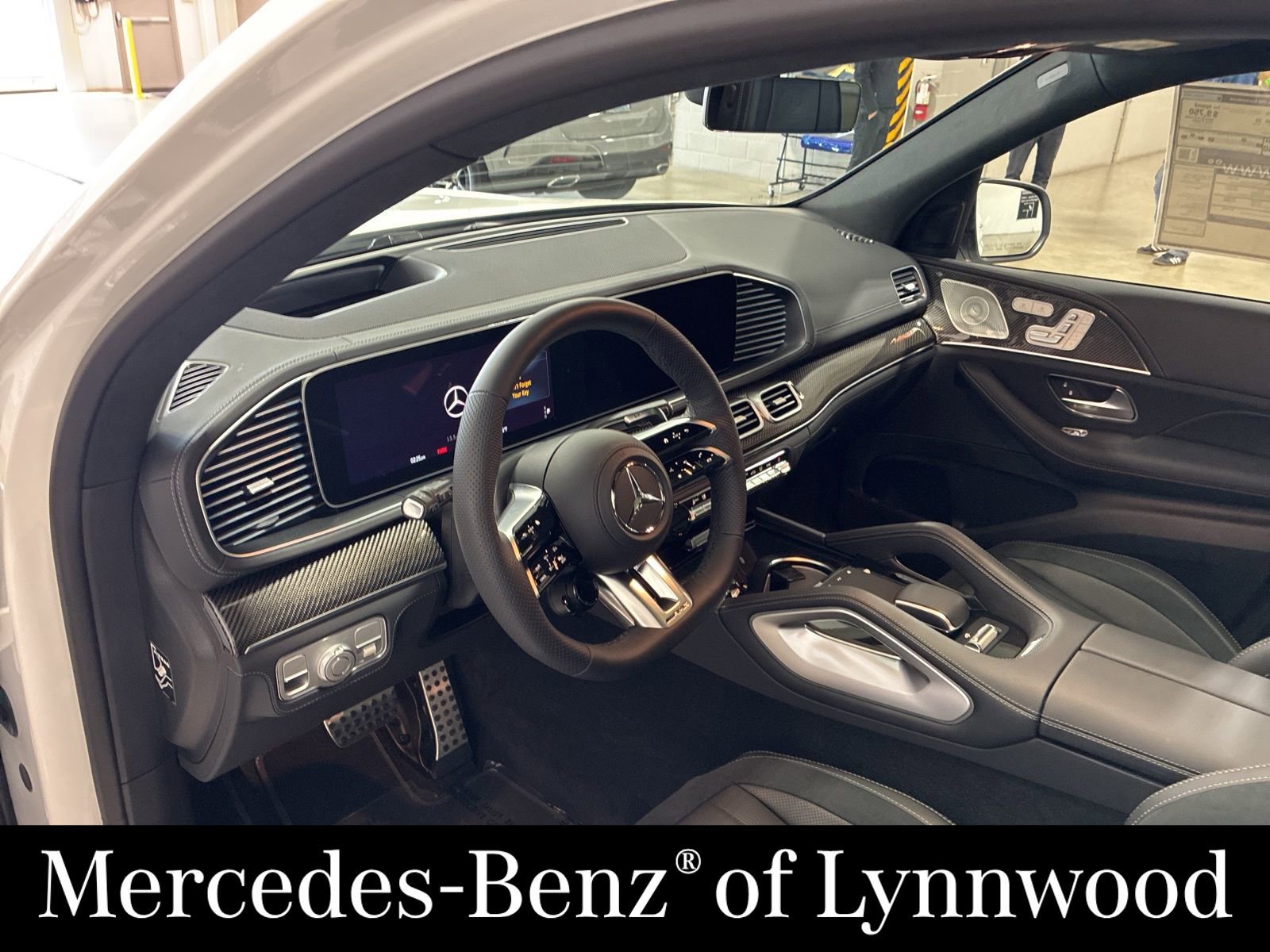 New 2026 Mercedes-Benz GLS 63 AMG 4MATIC image 9