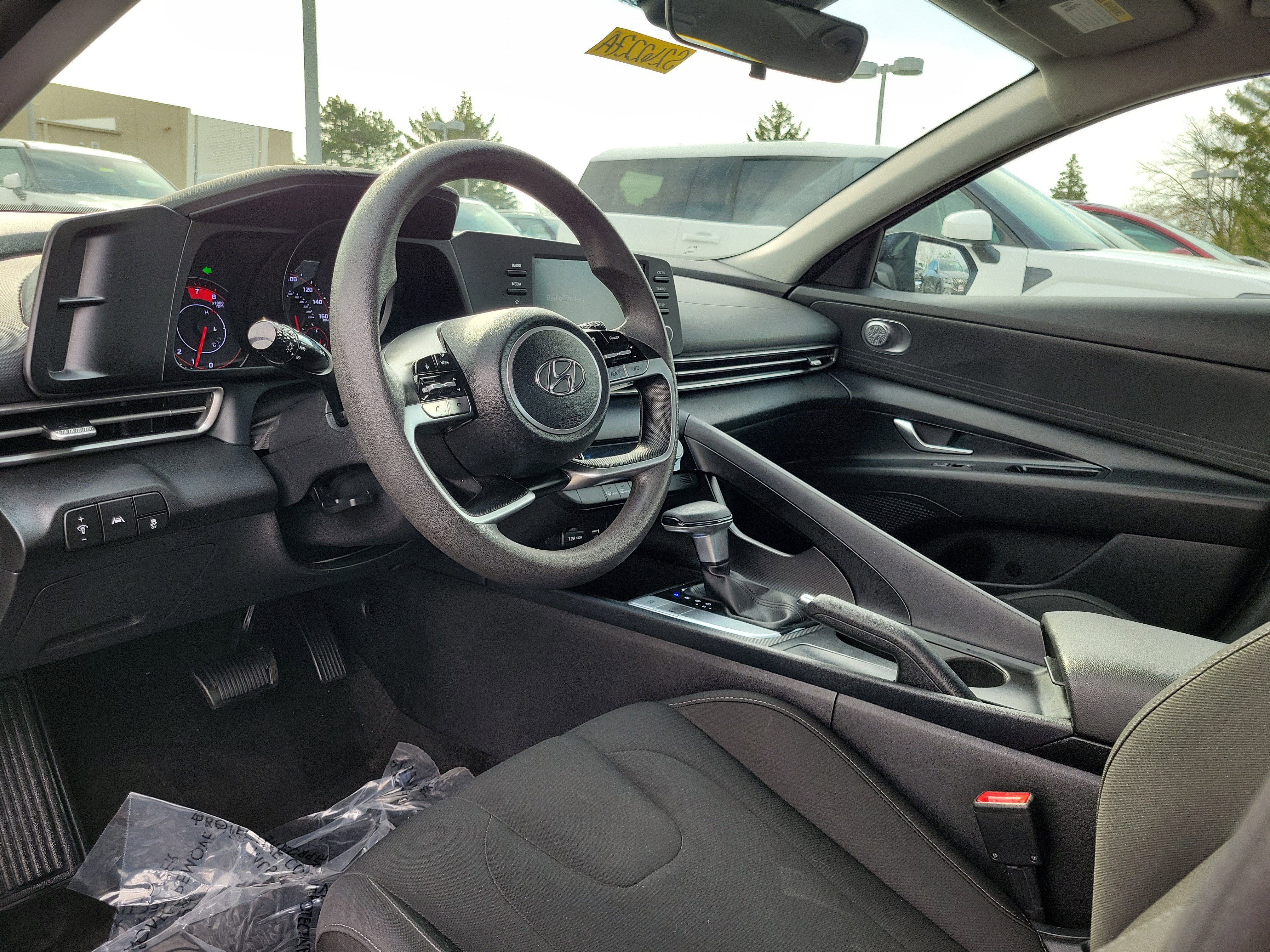 Used 2023 Hyundai Elantra SEL FWD image 19