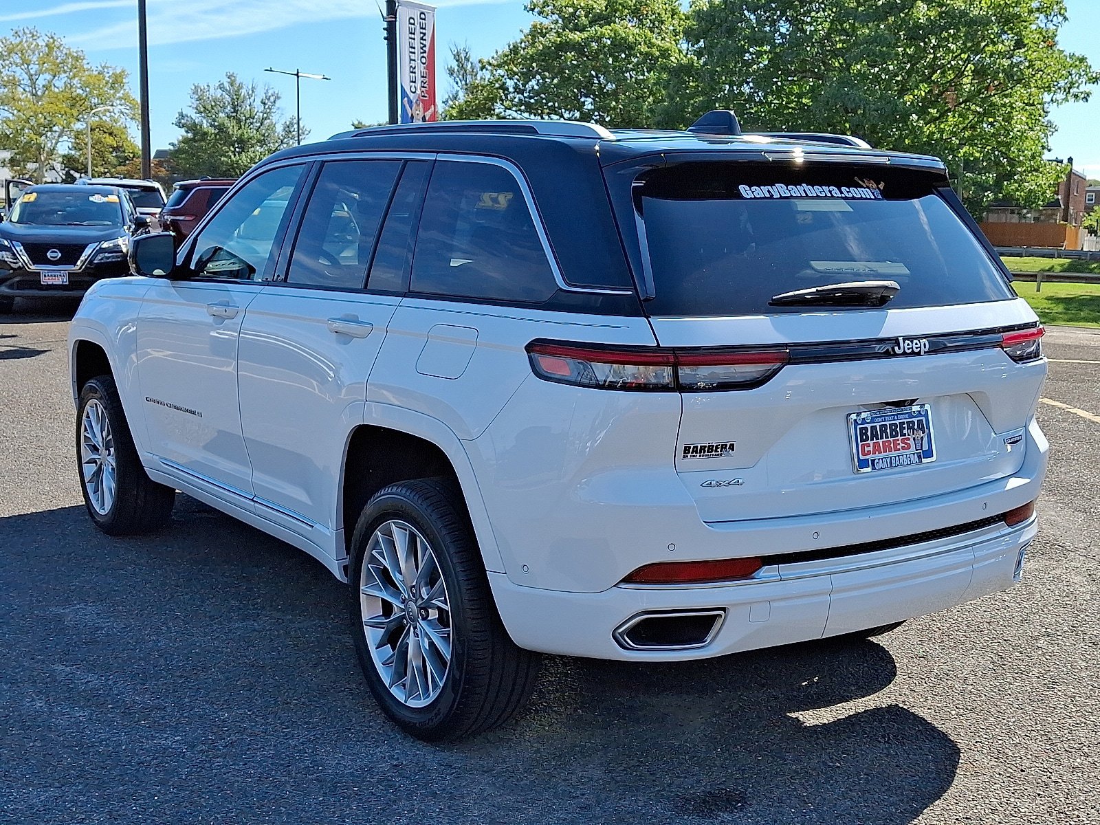 Used 2022 Jeep Grand Cherokee Summit AWD/4WD image 4