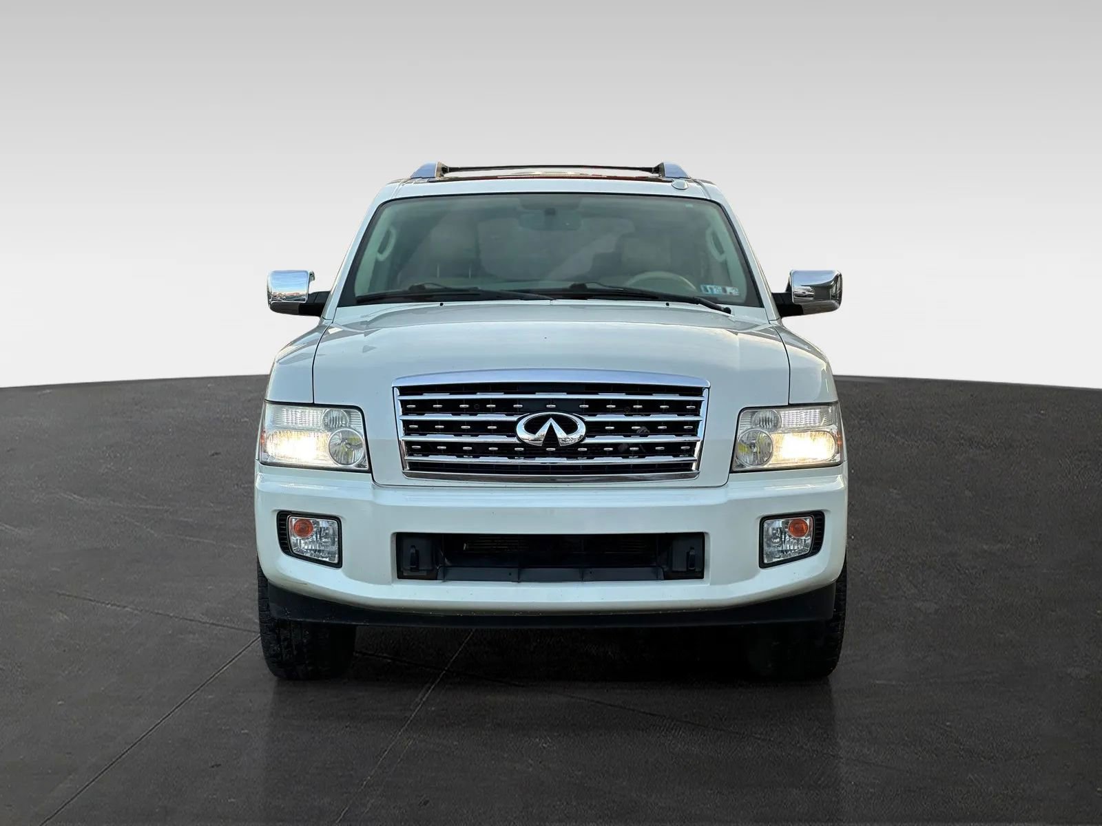 Used 2010 INFINITI QX56 4WD image 2