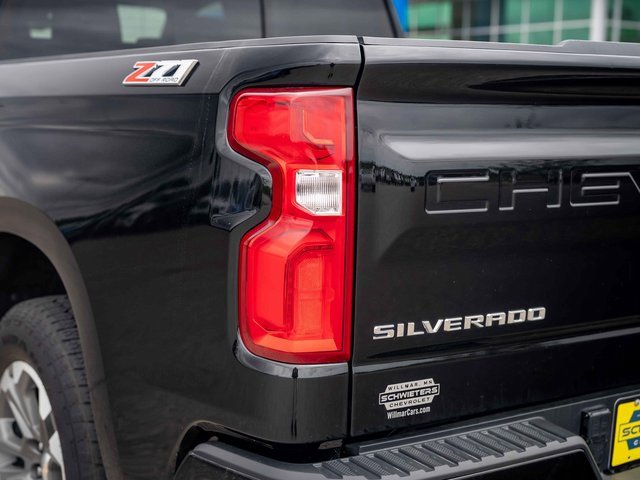 Used 2024 Chevrolet Silverado 1500 High Country w/ Technology Package image 9