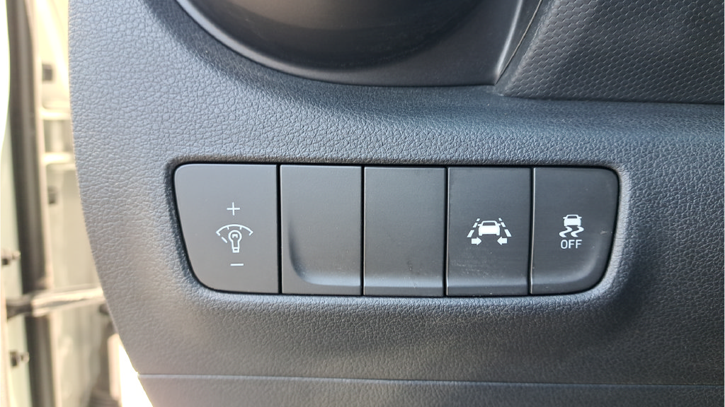 Used 2019 Hyundai Kona SE FWD image 36