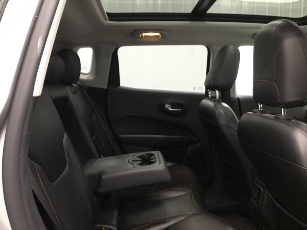 Used 2019 Jeep Compass Trailhawk w/ Leather Interior Group AWD/4WD image 18