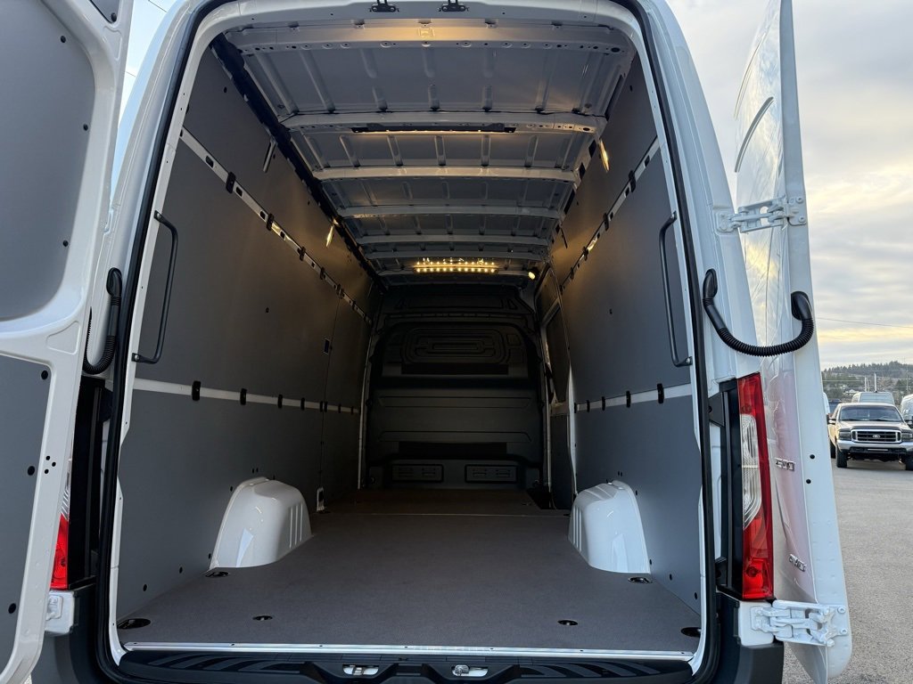 New 2026 Mercedes-Benz Sprinter 2500 image 9