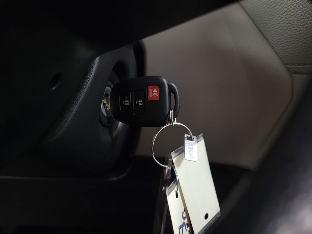 Used 2026 Toyota Corolla Cross L FWD image 17