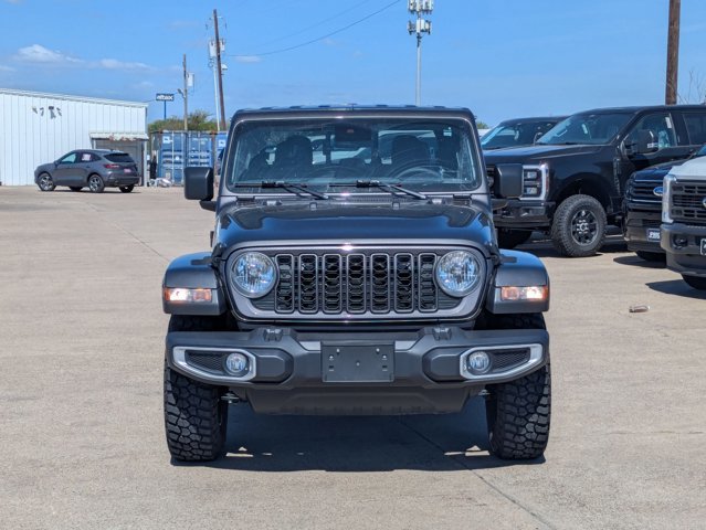 Used 2025 Jeep Gladiator Sport image 2