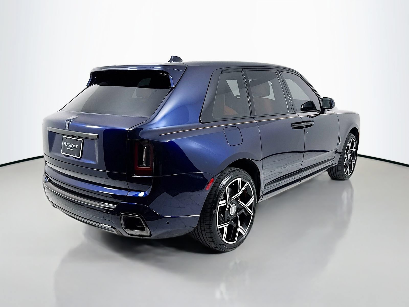 Certified 2025 Rolls-Royce Cullinan Black Badge w/ Leather Finishing Pack AWD/4WD image 8