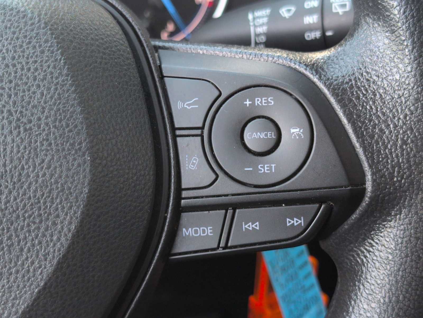 Used 2024 Toyota RAV4 LE AWD/4WD image 22