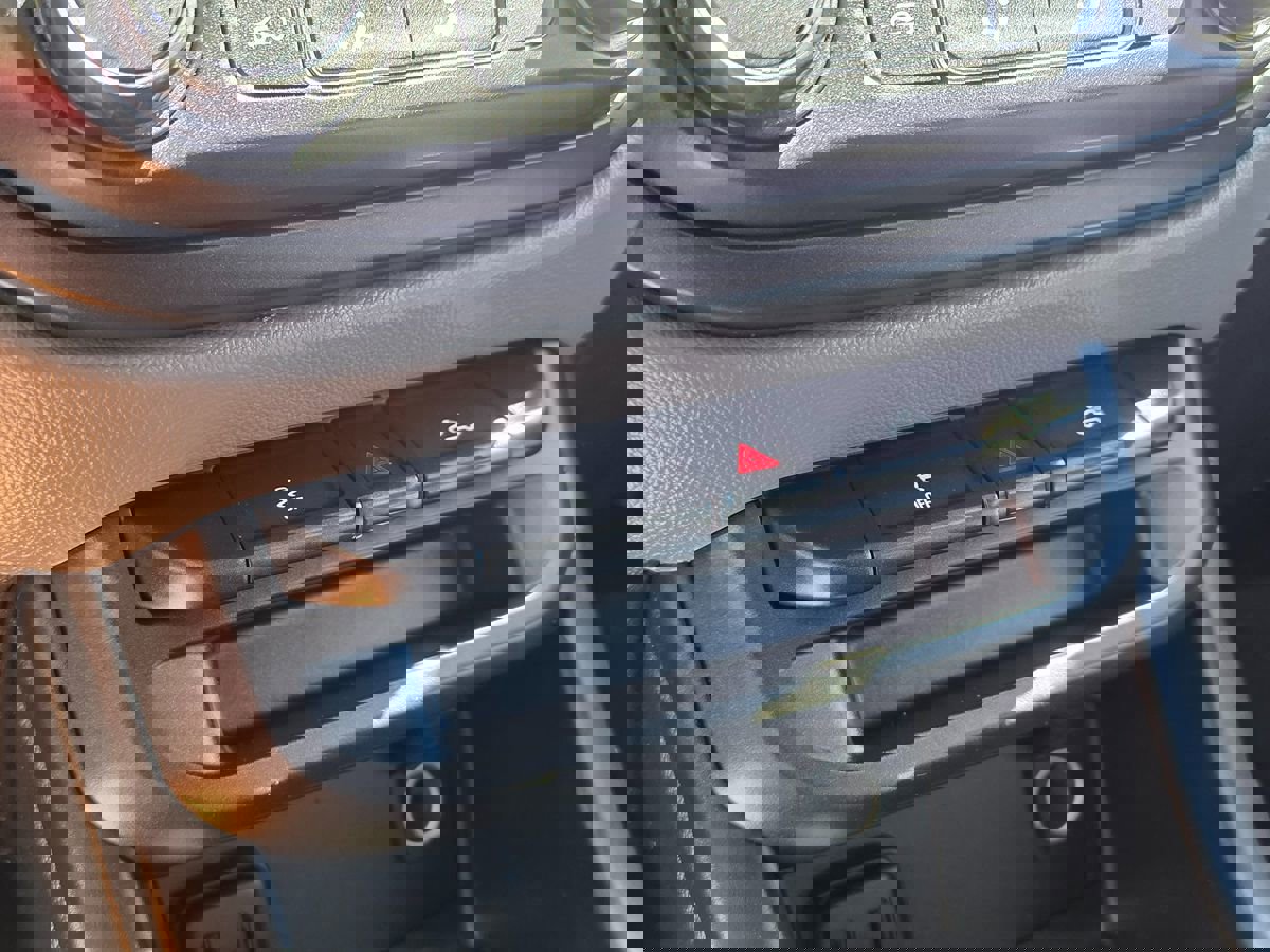 Used 2019 Chevrolet Colorado W/T w/ Custom Special Edition image 36