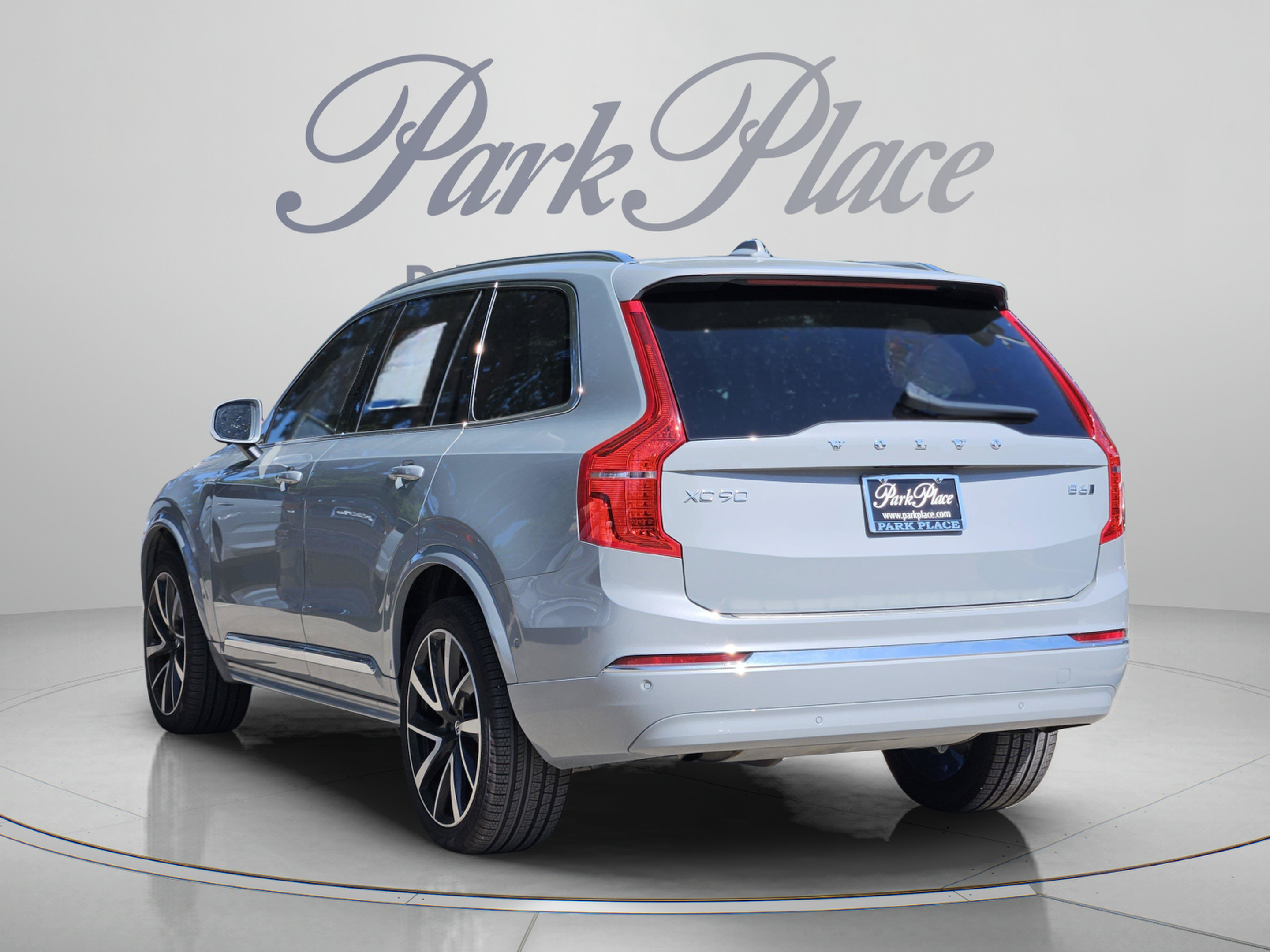 Used 2025 Volvo XC90 B6 Plus w/ Protection Package Premier AWD/4WD image 3