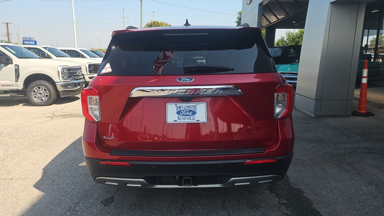 Used 2021 Ford Explorer XLT w/ Equipment Group 202A RWD image 4